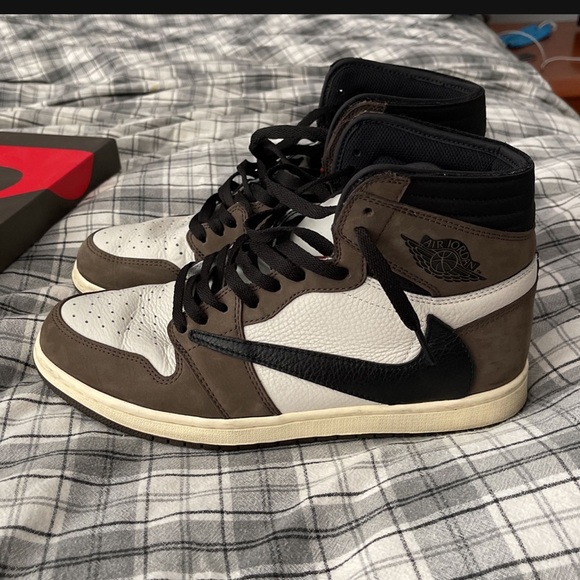 jordan 1 mocha flight club